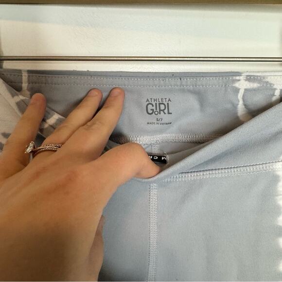 Athleta Girl Grey Tie Dye Crop Athletic Leggings Size Small 7 - Picture 3 of 7